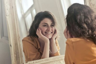 Cómo quererse a uno mismo: claves psicológicas para fortalecer la autoestima